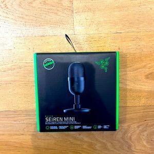 Razer Seiren Mini microphone NWT